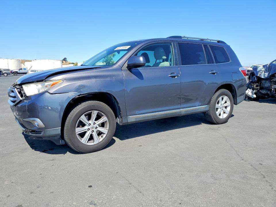 62873886 :رقم المزاد ، 5TDBK3EHXDS221451 vin ، 2013 Toyota Highlander مزاد بيع