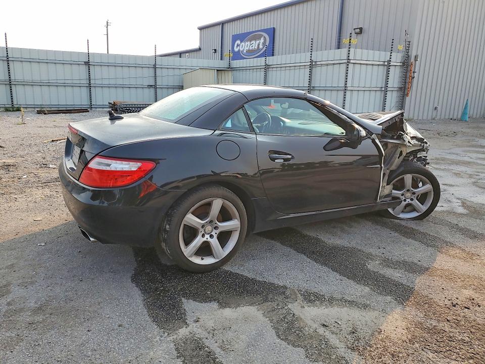 62652186 :رقم المزاد ، WDDPK4HA9FF098762 vin ، 2015 Mercedes-benz Slk مزاد بيع