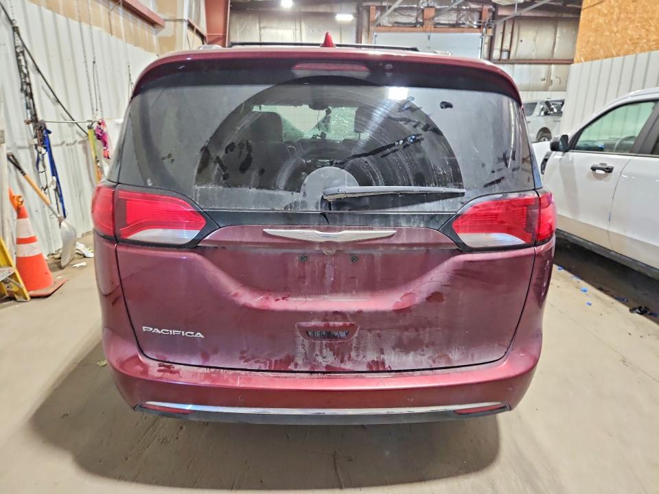 63140696 :رقم المزاد ، 2C4RC1EG9HR757605 vin ، 2017 Chrysler Pacifica مزاد بيع