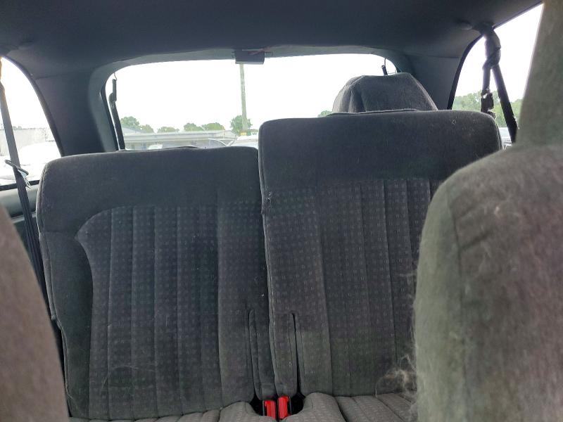 62120806 :رقم المزاد ، 1GNCS18W82K143184 vin ، 2002 Chevrolet Blazer مزاد بيع