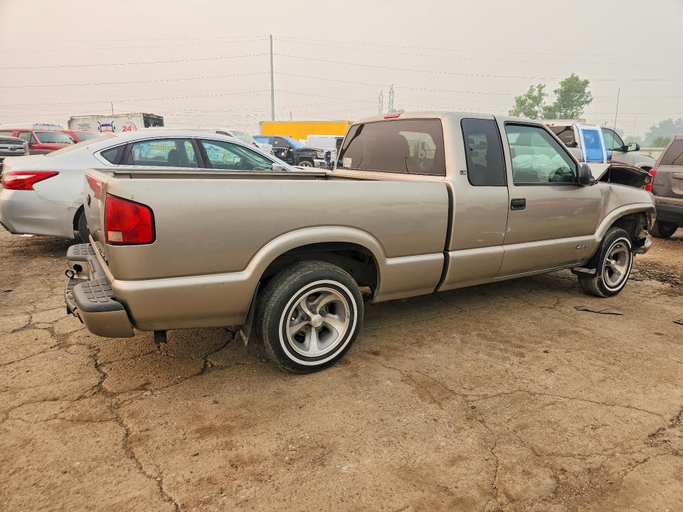 61377716 :رقم المزاد ، 1GCCS19X9W8110732 vin ، 1998 Chevrolet S Truck مزاد بيع