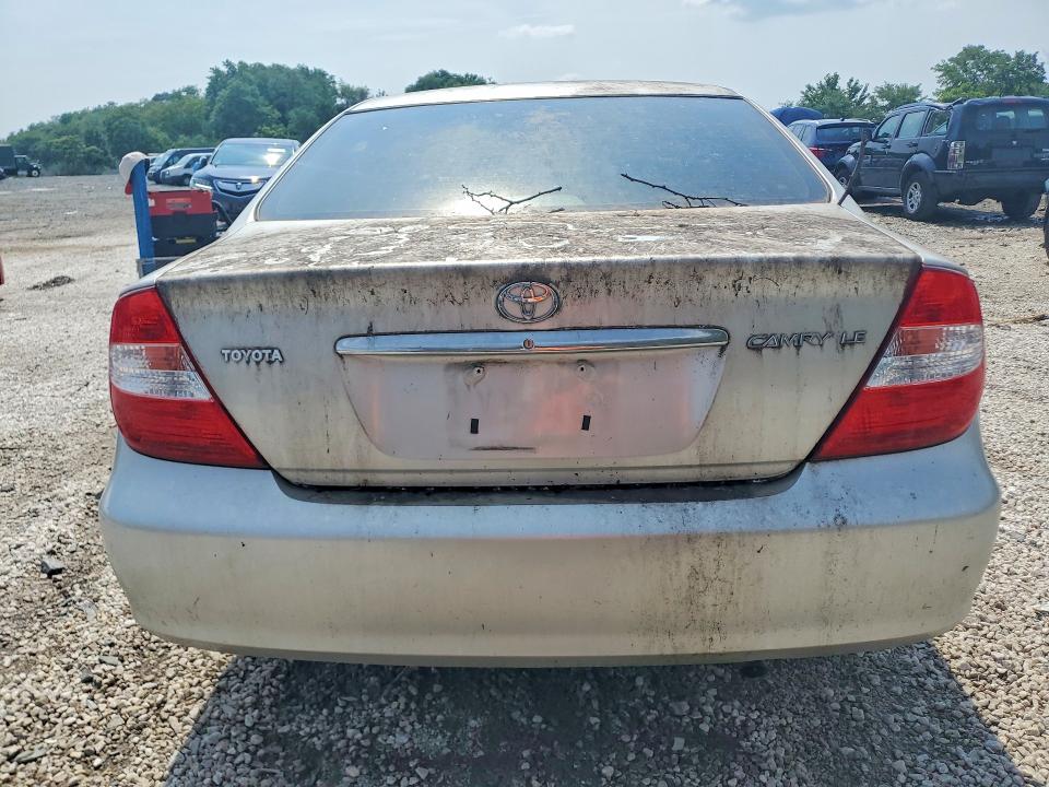 50612106 :رقم المزاد ، 4T1BE32KX4U843501 vin ، 2004 Toyota Camry مزاد بيع