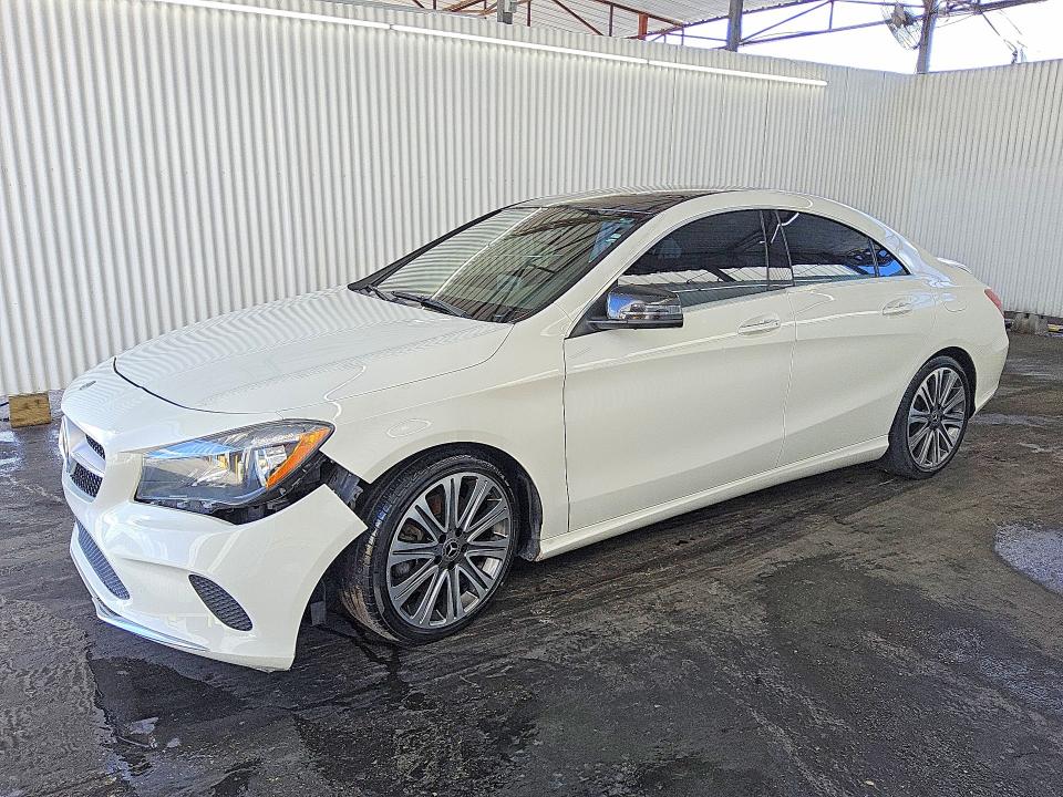 56980776 :رقم المزاد ، WDDSJ4EB2JN590526 vin ، 2018 Mercedes-benz Cla مزاد بيع