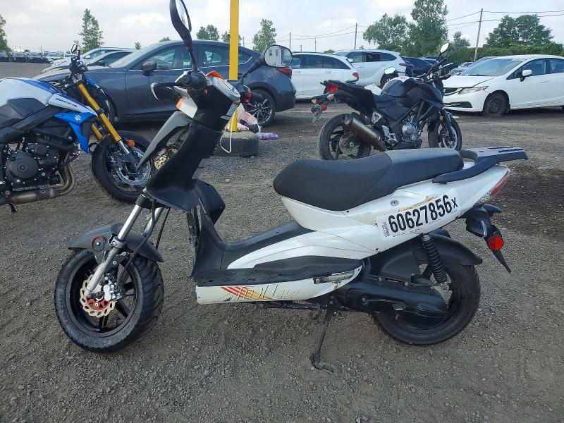 60627856 :رقم المزاد ، RFLDA0518NA004572 vin ، 2022 Cf Moto Scooter مزاد بيع
