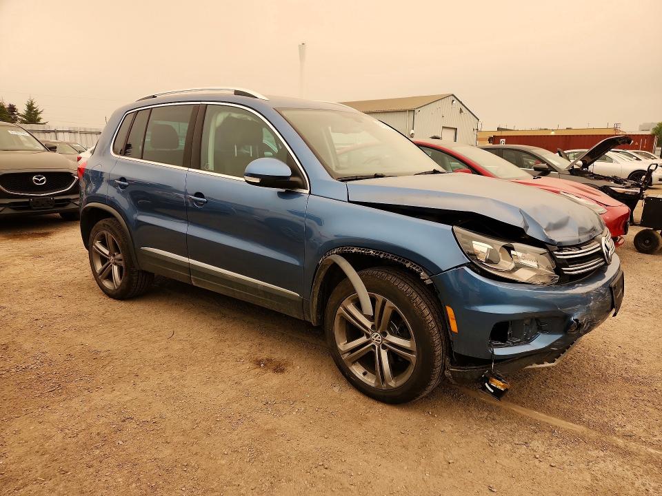 61158116 :رقم المزاد ، WVGLV7AX8HK010046 vin ، 2017 Volkswagen Tiguan مزاد بيع