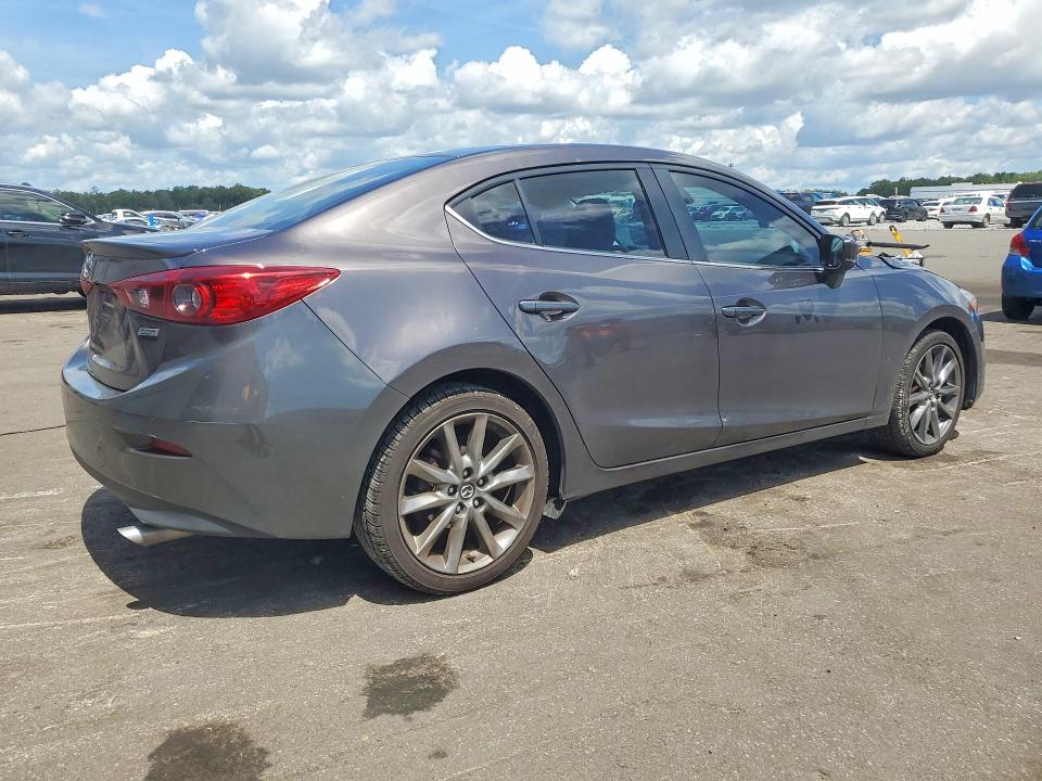 60263486 :رقم المزاد ، 3MZBN1V35JM197259 vin ، 2018 Mazda 3 مزاد بيع