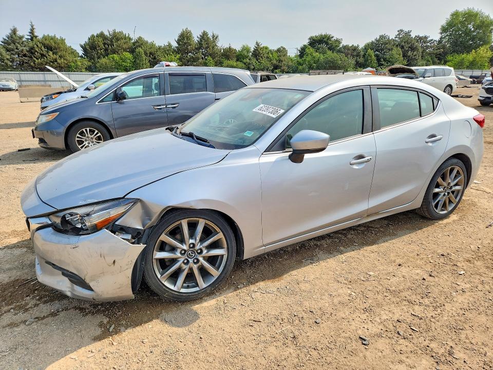 62397306 :رقم المزاد ، 3MZBN1V36JM209810 vin ، 2018 Mazda 3 مزاد بيع