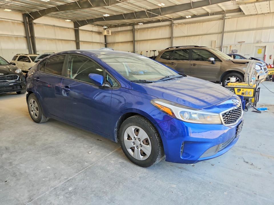 59820096 :رقم المزاد ، 3KPFK4A76HE156554 vin ، 2017 Kia Forte مزاد بيع