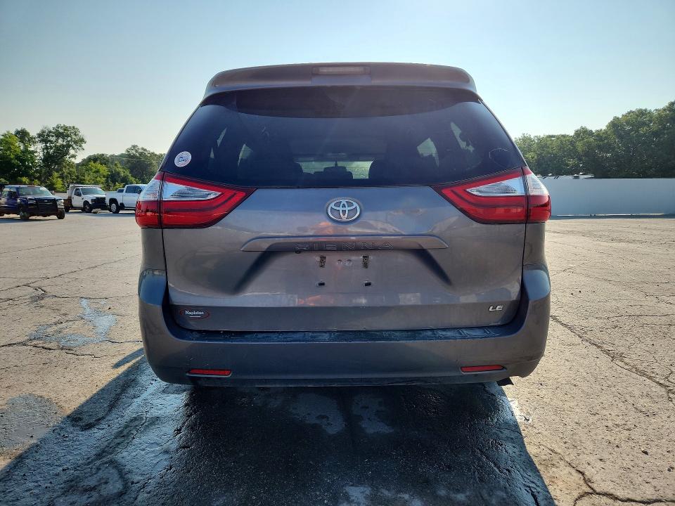 2017 Toyota Sienna მანქანა იყიდება აუქციონზე, vin: 5TDKZ3DC1HS884043, აუქციონის ნომერი: 62049066