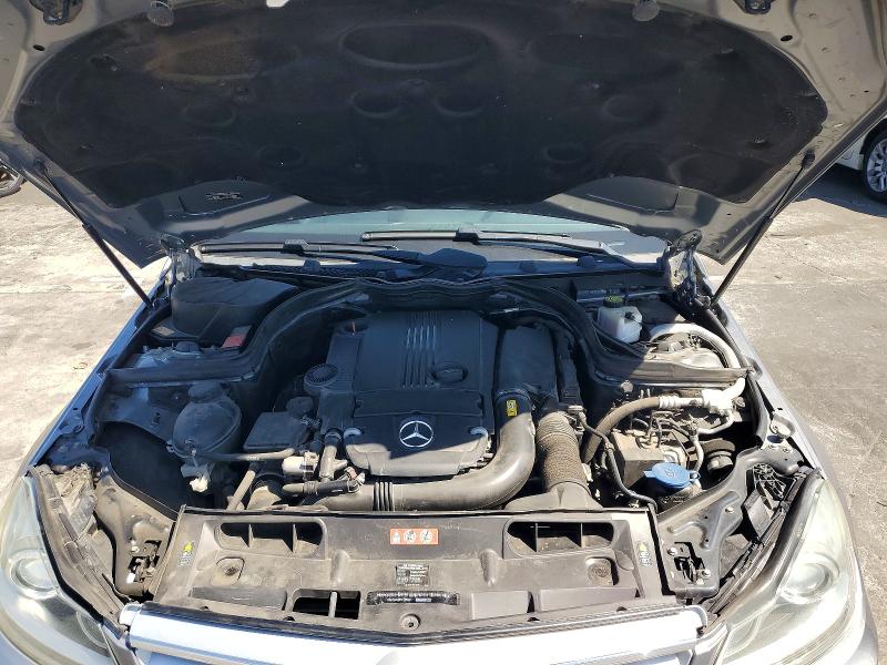 2014 Mercedes-benz C მანქანა იყიდება აუქციონზე, vin: WDDGF4HB0EA965961, აუქციონის ნომერი: 62762506