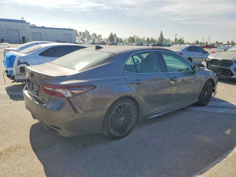 2021 Toyota Camry მანქანა იყიდება აუქციონზე, vin: 4T1K61AK3MU422500, აუქციონის ნომერი: 62158476