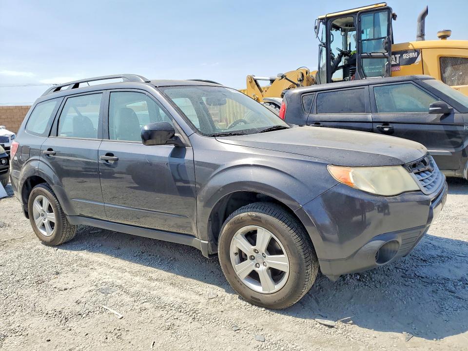 61438506 :رقم المزاد ، JF2SHABCXDH421165 vin ، 2013 Subaru Forester مزاد بيع