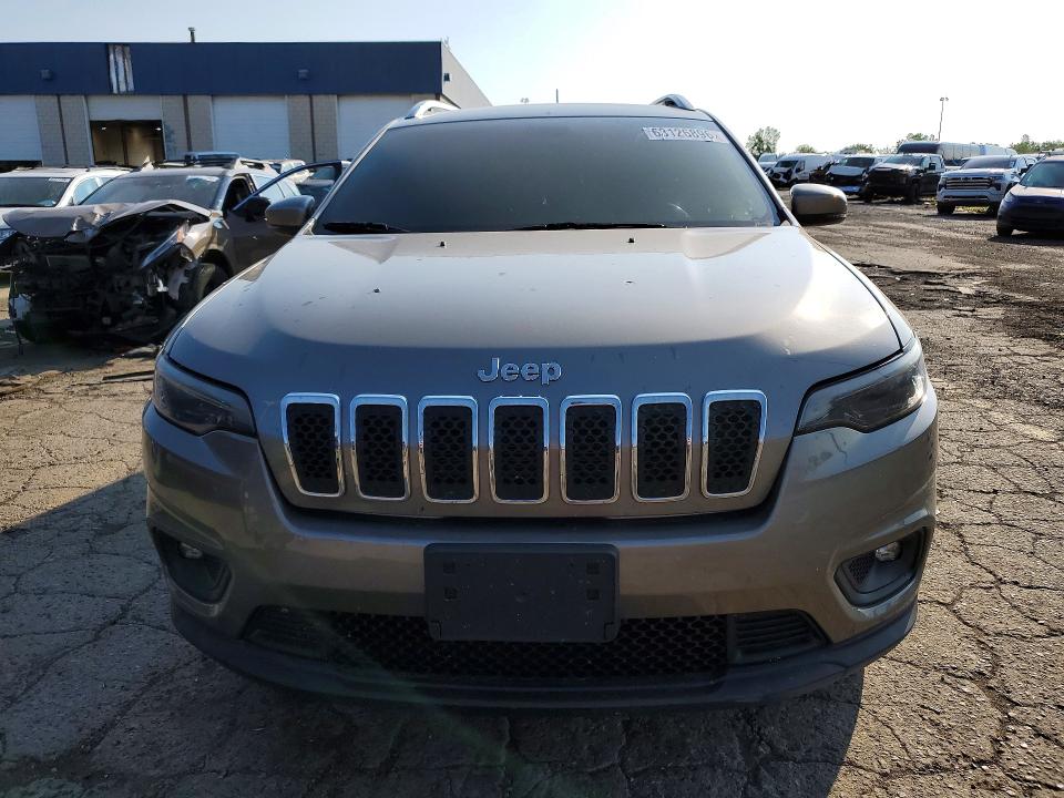 63126896 :رقم المزاد ، 1C4PJMLB7KD308584 vin ، 2019 Jeep Cherokee مزاد بيع