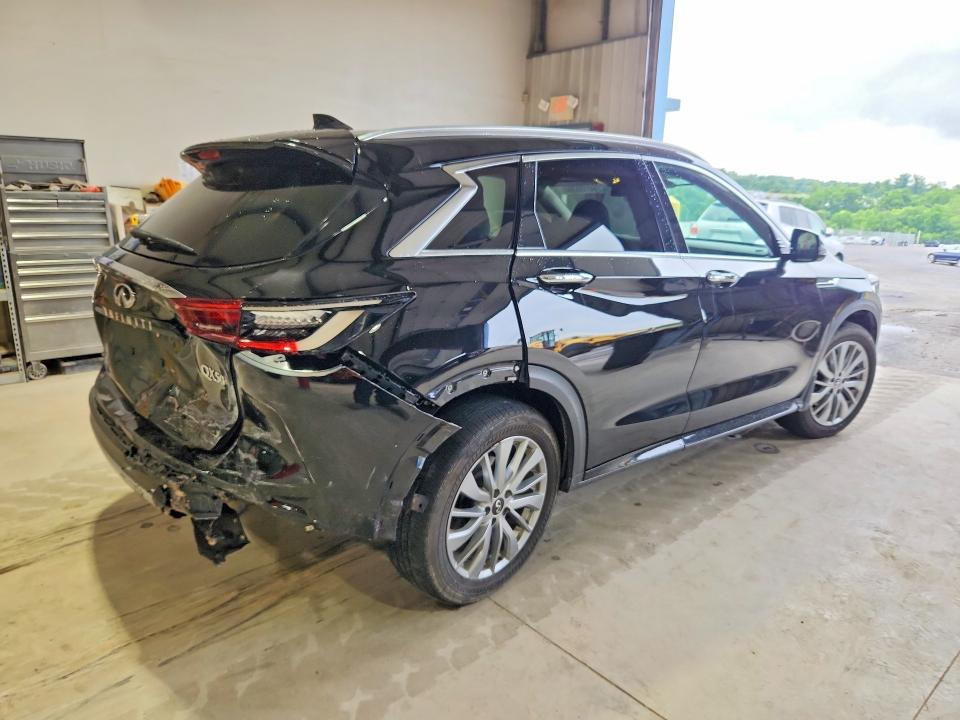 60155356 :رقم المزاد ، 3PCAJ5BB8PF110013 vin ، 2023 Infiniti Qx50 مزاد بيع