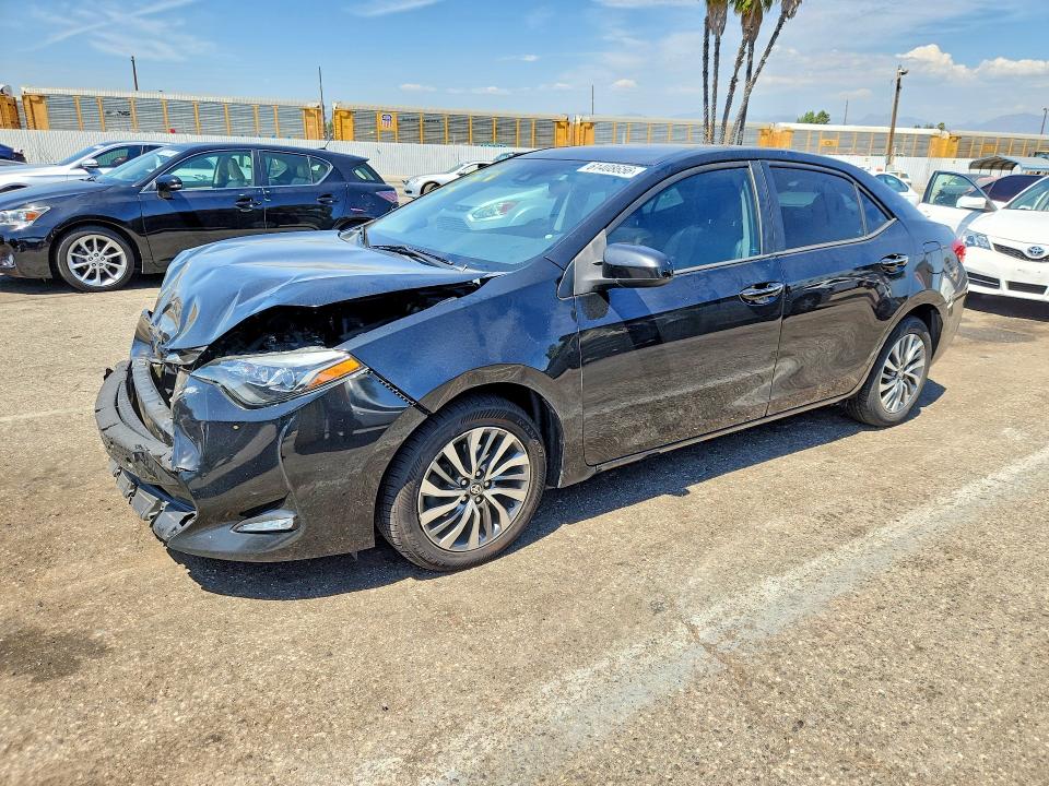 61408656 :رقم المزاد ، 5YFBURHEXJP811457 vin ، 2018 Toyota Corolla مزاد بيع