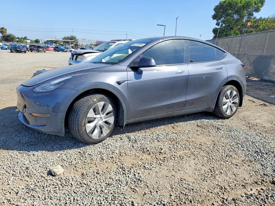 62676996 :رقم المزاد ، 7SAYGDEE4PA113102 vin ، 2023 Tesla Model Y مزاد بيع