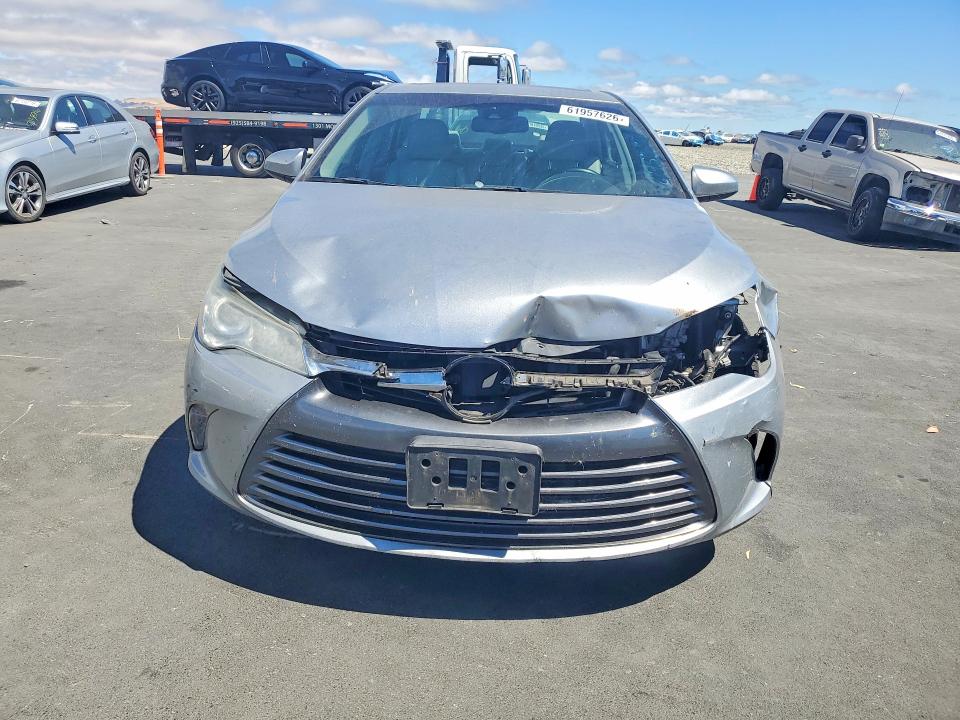 61957626 :رقم المزاد ، 4T1BD1FK8FU163374 vin ، 2015 Toyota Camry Hybrid مزاد بيع