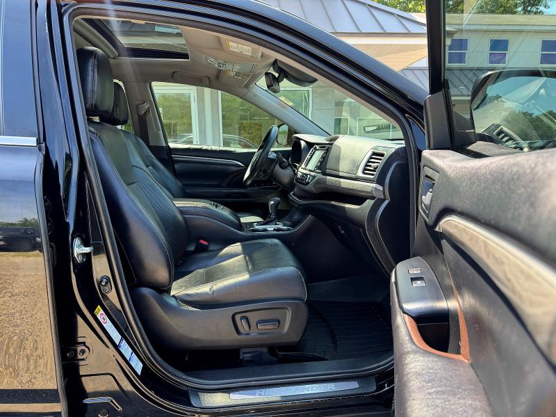 2017 Toyota Highlander მანქანა იყიდება აუქციონზე, vin: 5TDDZRFH9HS465555, აუქციონის ნომერი: 59861886