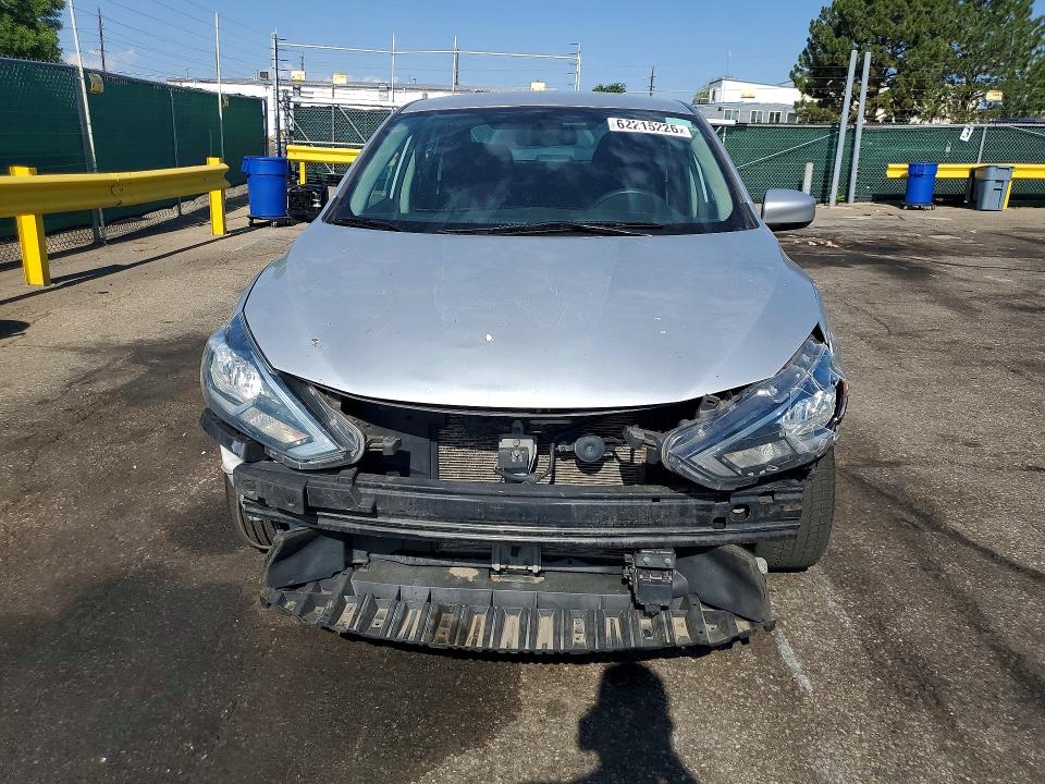 62215226 :رقم المزاد ، 3N1AB7AP5JY298798 vin ، 2018 Nissan Sentra مزاد بيع