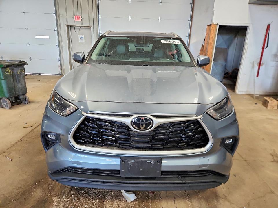 Aukcja sprzedaży 2022 Toyota Highlander, vin: 5TDGZRBH0NS197901, numer aukcji: 62561856