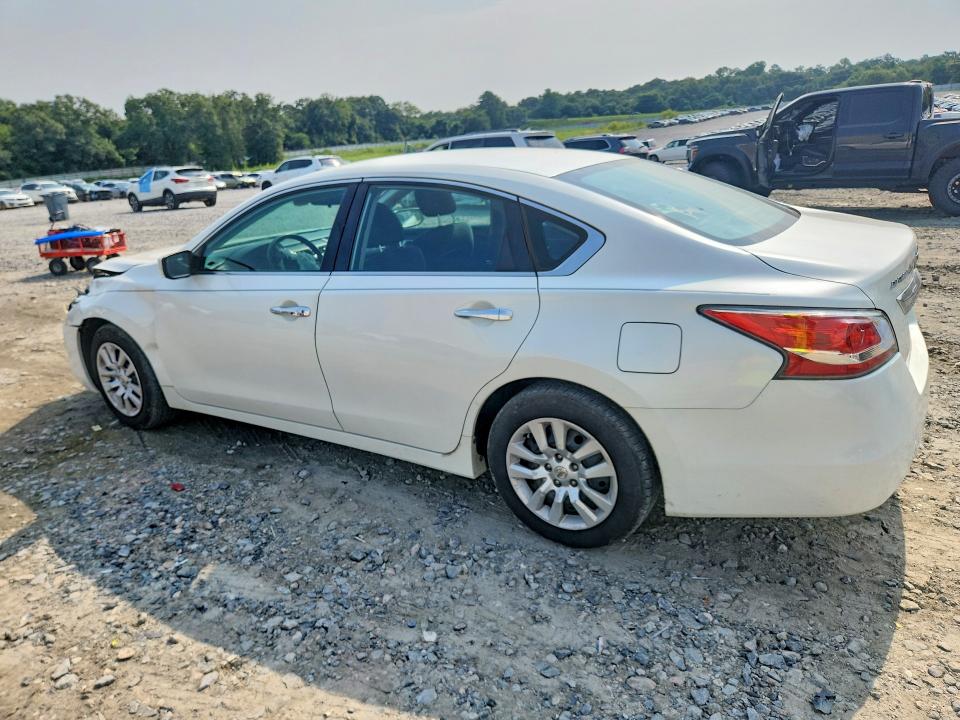 2015 Nissan Altima მანქანა იყიდება აუქციონზე, vin: 1N4AL3AP8FC215003, აუქციონის ნომერი: 62430356
