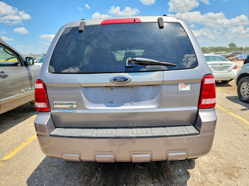 60576166 :رقم المزاد ، 1FMCU03158KE76293 vin ، 2008 Ford Escape مزاد بيع
