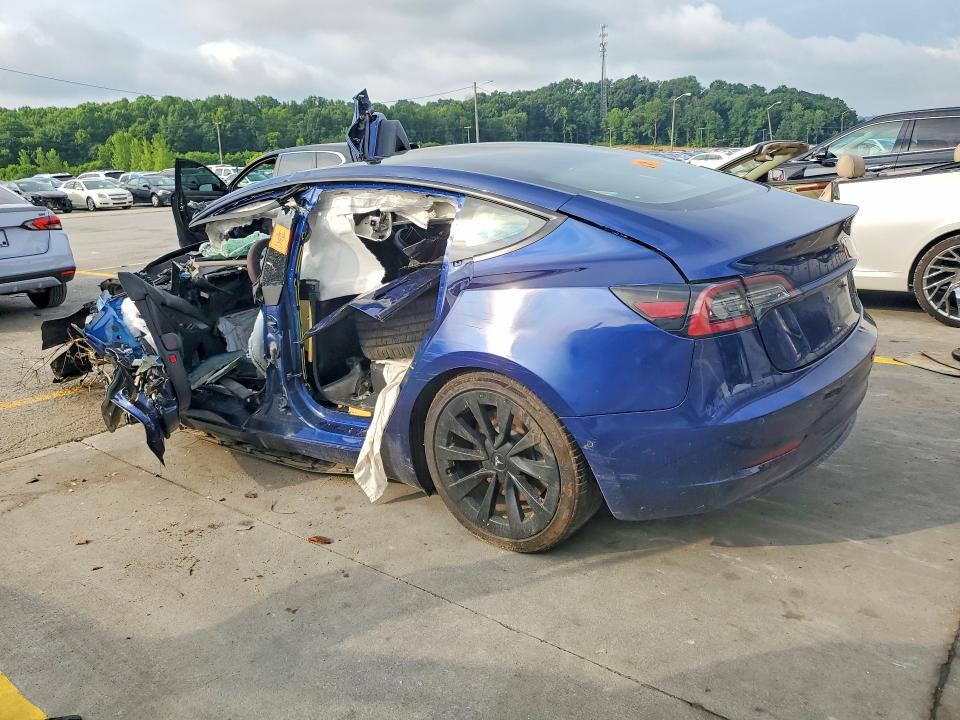 60438896 :رقم المزاد ، 5YJ3E1EA3NF187359 vin ، 2022 Tesla Model 3 مزاد بيع