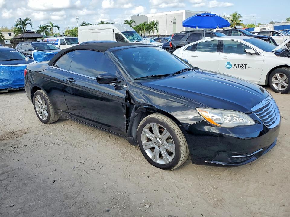 61187086 :رقم المزاد ، 1C3BCBEG6EN151974 vin ، 2014 Chrysler 200 مزاد بيع