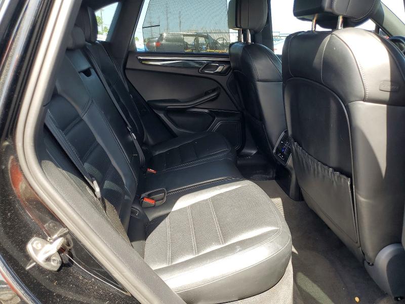 60588686 :رقم المزاد ، WP1AB2A54FLB43530 vin ، 2015 Porsche Macan مزاد بيع