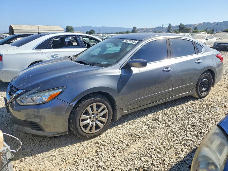 Продажа на аукционе авто 2017 Nissan Altima, vin: 1N4AL3AP4HN305854, номер лота: 61917596