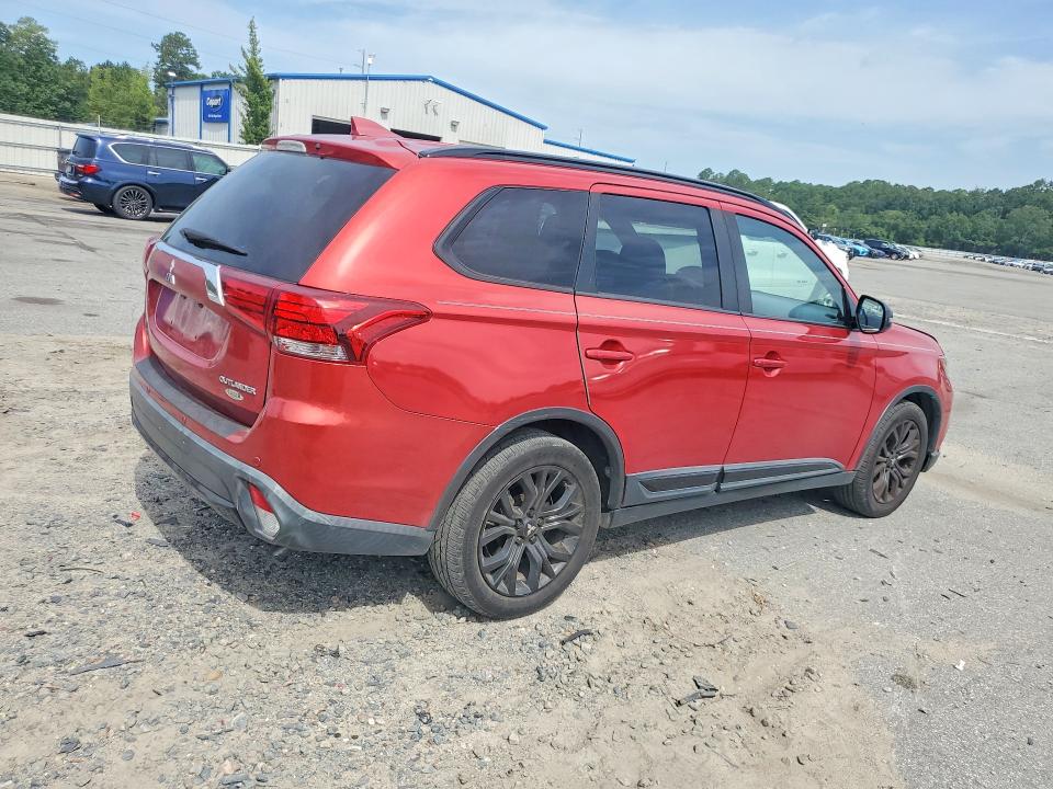 Продажа на аукционе авто 2018 Mitsubishi Outlander, vin: JA4AD3A39JZ035260, номер лота: 61529436