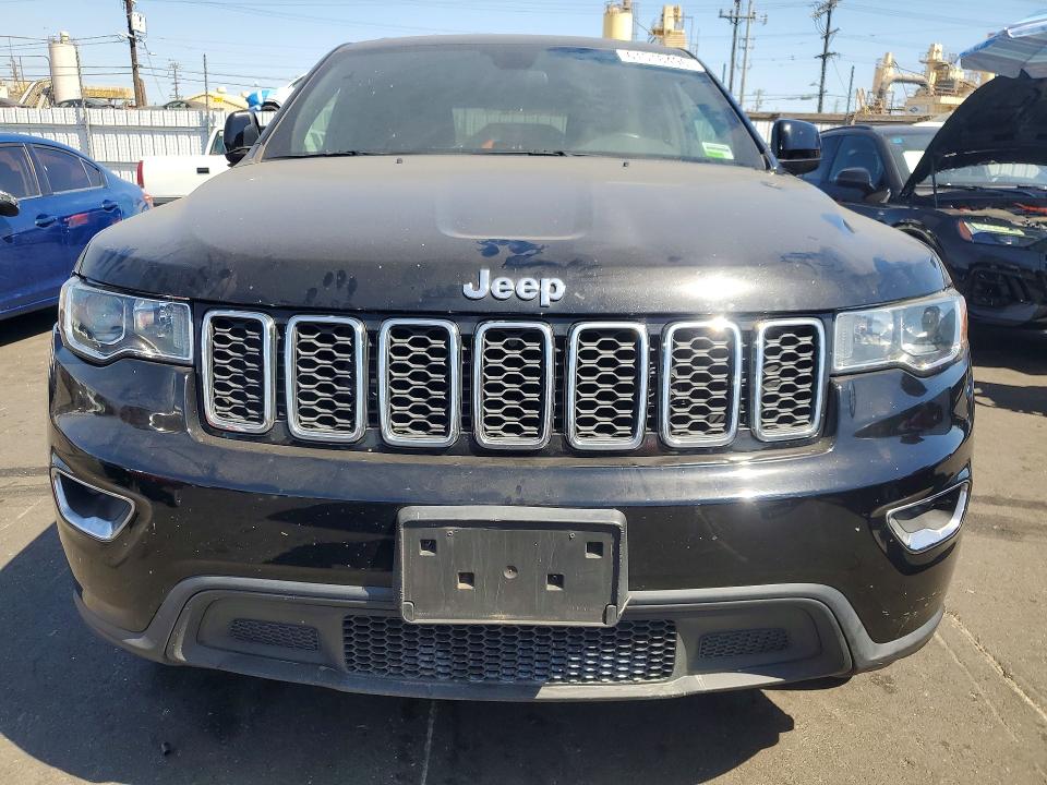 61518496 :رقم المزاد ، 1C4RJEAG2JC480734 vin ، 2018 Jeep Grand Cherokee مزاد بيع