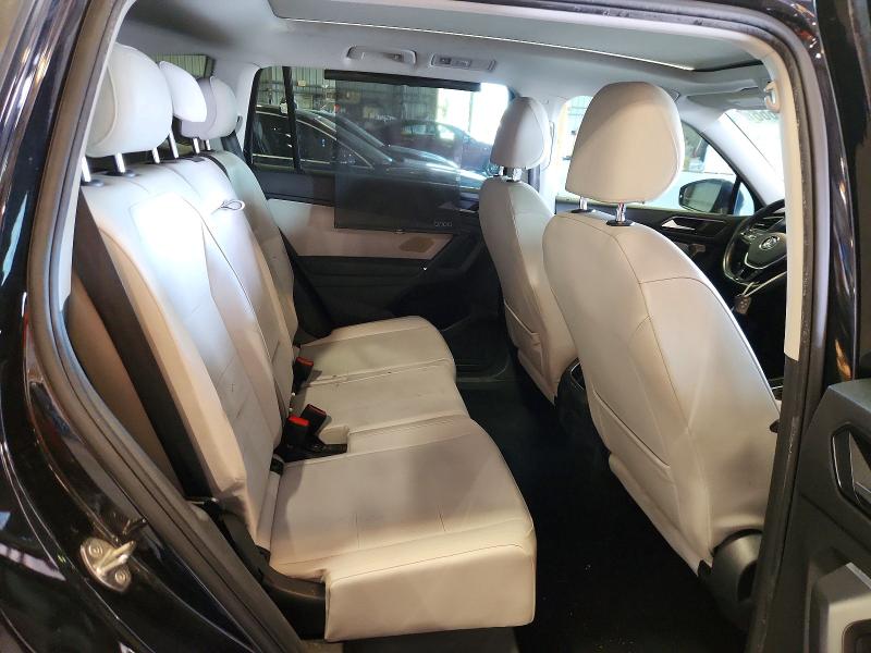 61078666 :رقم المزاد ، 3VV2B7AX7JM067671 vin ، 2018 Volkswagen Tiguan مزاد بيع