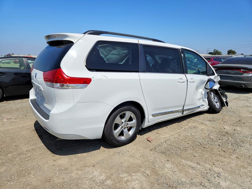 2013 Toyota Sienna მანქანა იყიდება აუქციონზე, vin: 5TDKK3DC7DS368512, აუქციონის ნომერი: 60508966