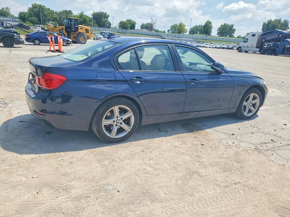 2015 Bmw 328 მანქანა იყიდება აუქციონზე, vin: WBA3B5G54FNS15069, აუქციონის ნომერი: 60804606