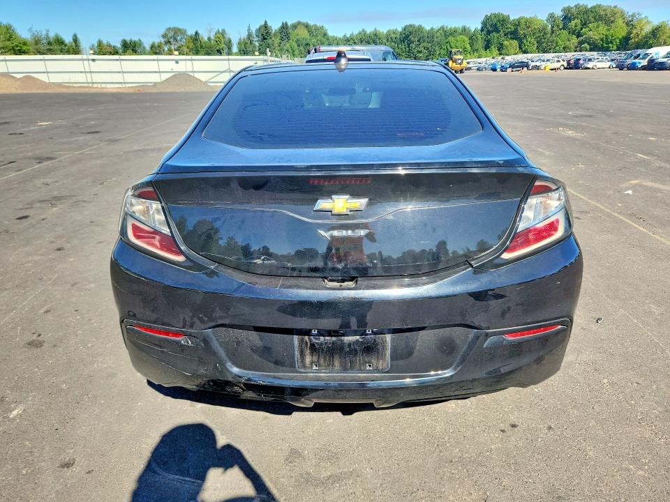 62689116 :رقم المزاد ، 1G1RA6S58HU105446 vin ، 2017 Chevrolet Volt مزاد بيع