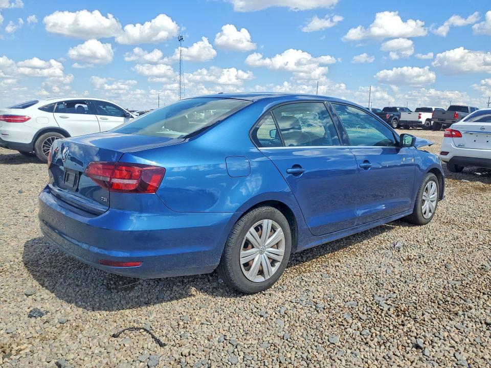 60713006 :رقم المزاد ، 3VW2B7AJ2HM332255 vin ، 2017 Volkswagen Jetta مزاد بيع