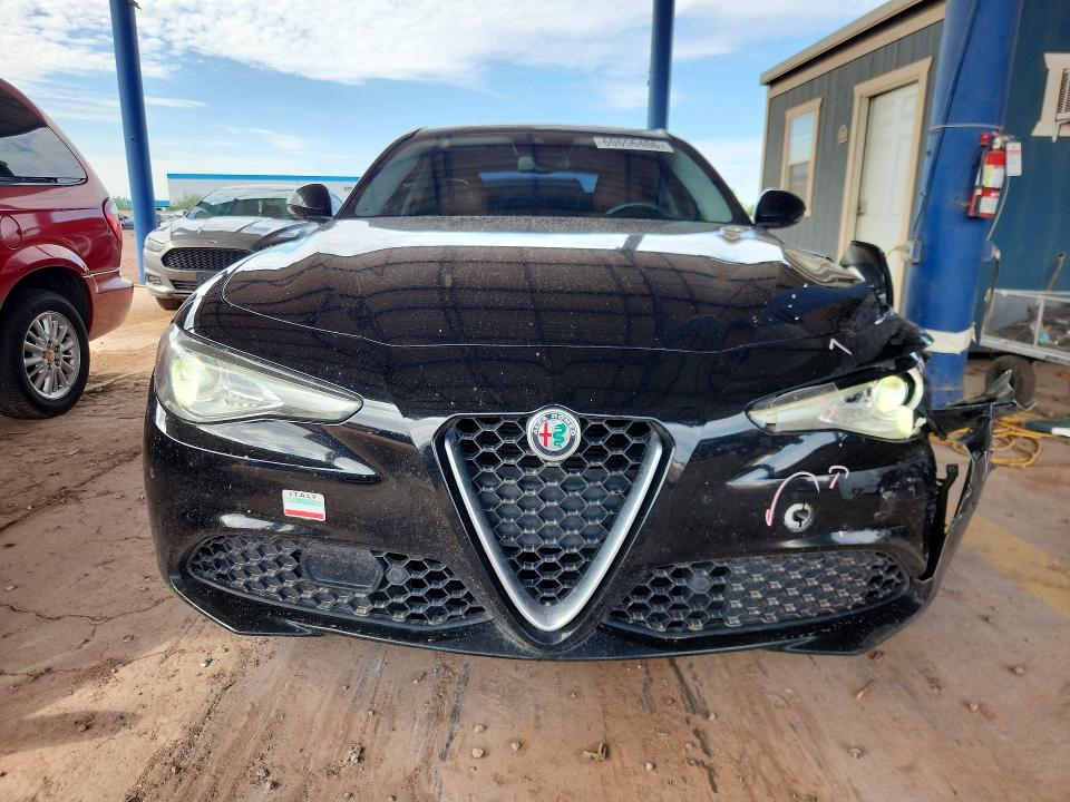 60656406 :رقم المزاد ، ZARFAEDN2J7570817 vin ، 2018 Alfa Romeo Giulia مزاد بيع