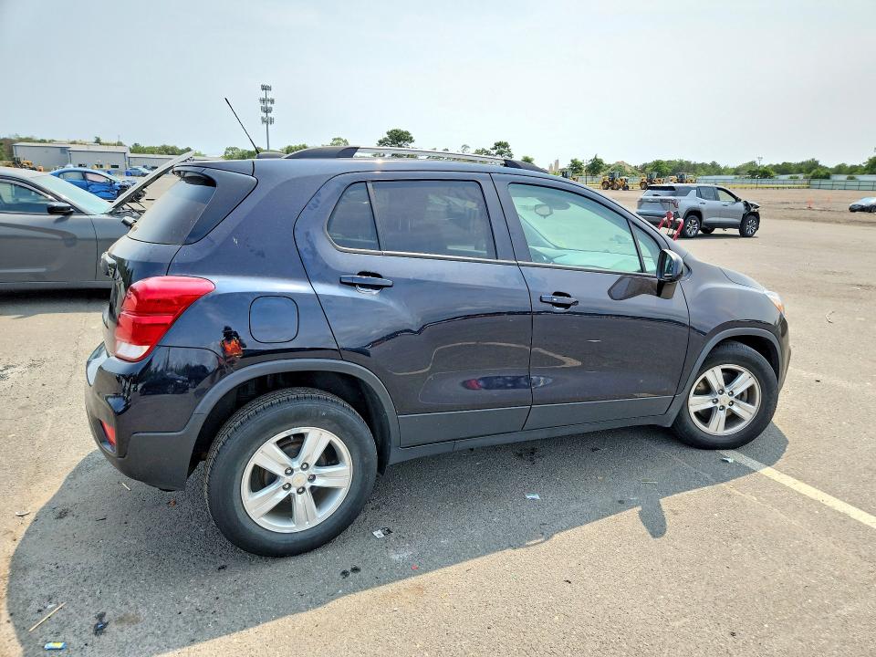 63060436 :رقم المزاد ، KL7CJLSM9MB377381 vin ، 2021 Chevrolet Trax مزاد بيع