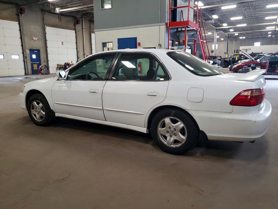 Продажа на аукционе авто 2000 Honda Accord, vin: 1HGCG1658YA049164, номер лота: 62647736