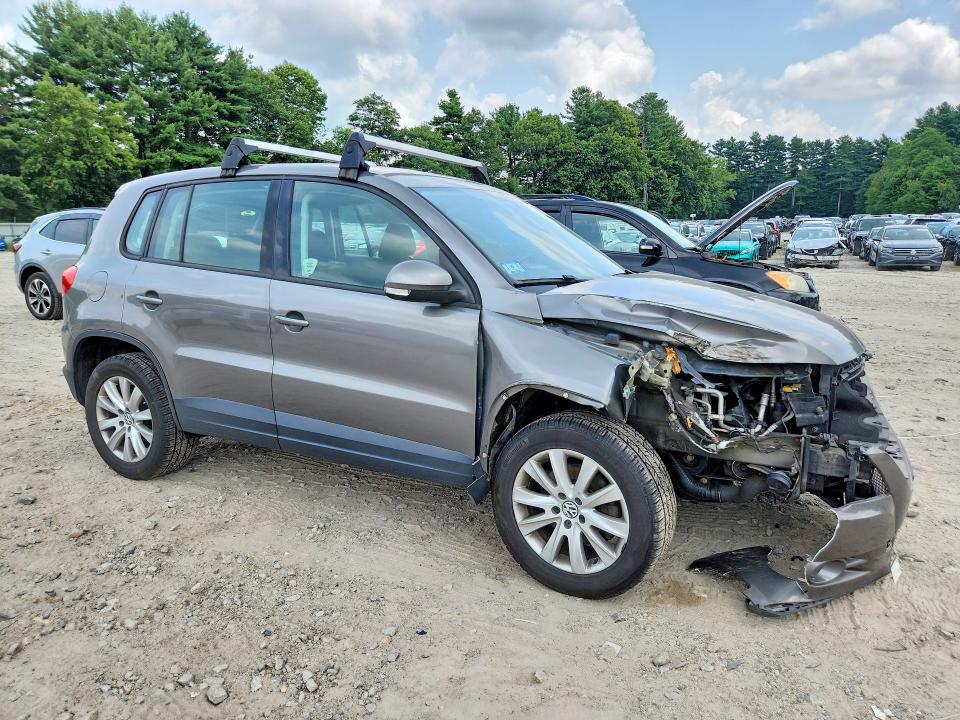 62823676 :رقم المزاد ، WVGBV7AX0AW524449 vin ، 2010 Volkswagen Tiguan مزاد بيع