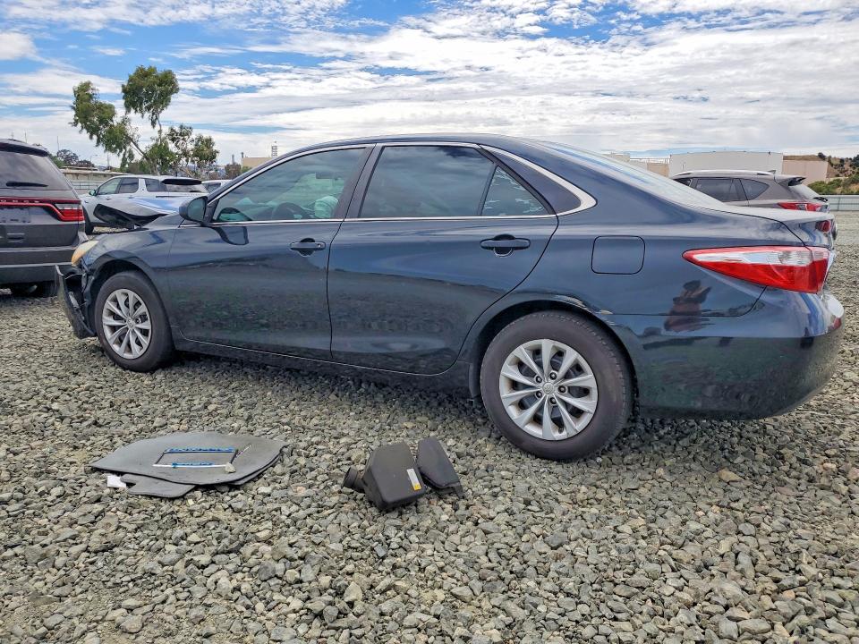 61970226 :رقم المزاد ، 4T4BF1FK3GR551419 vin ، 2016 Toyota Camry مزاد بيع