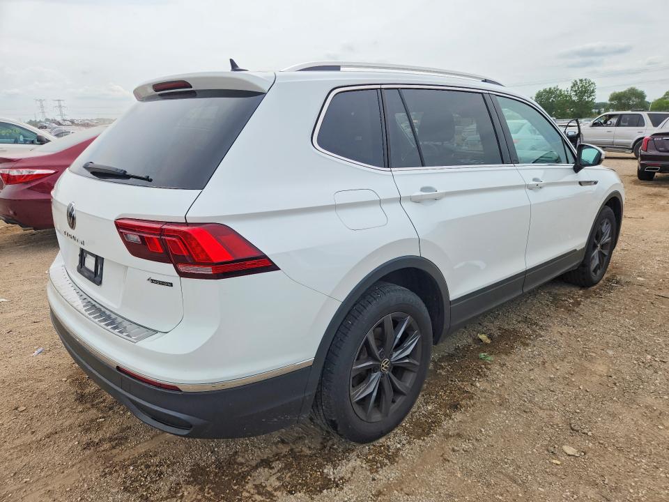 Продажа на аукционе авто 2022 Volkswagen Tiguan, vin: 3VV2B7AX3NM048377, номер лота: 59990136