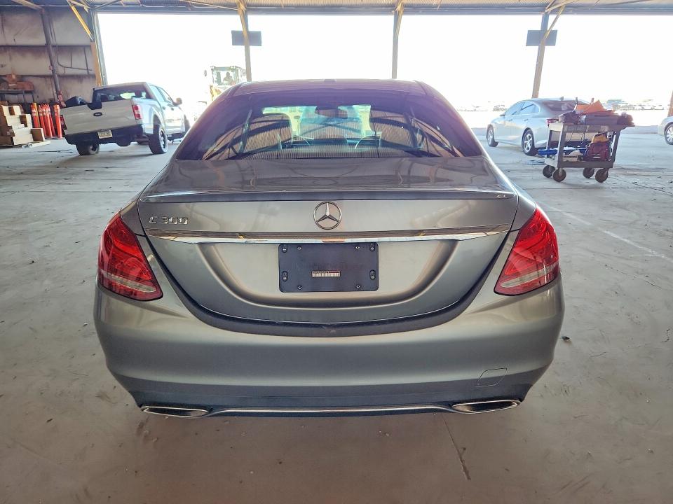 62911556 :رقم المزاد ، 55SWF4JB2FU054781 vin ، 2015 Mercedes-benz C مزاد بيع