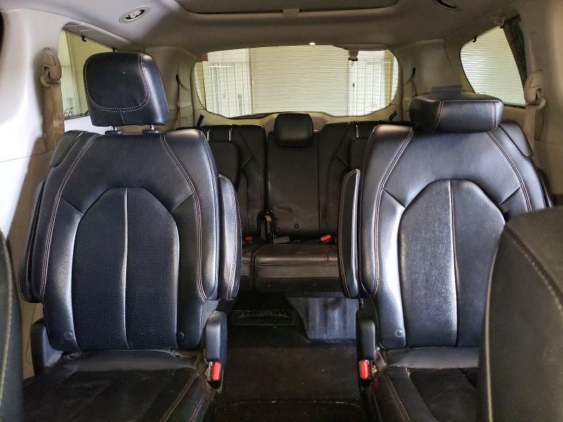 60754776 :رقم المزاد ، 2C4RC1EG8JR333841 vin ، 2018 Chrysler Pacifica مزاد بيع