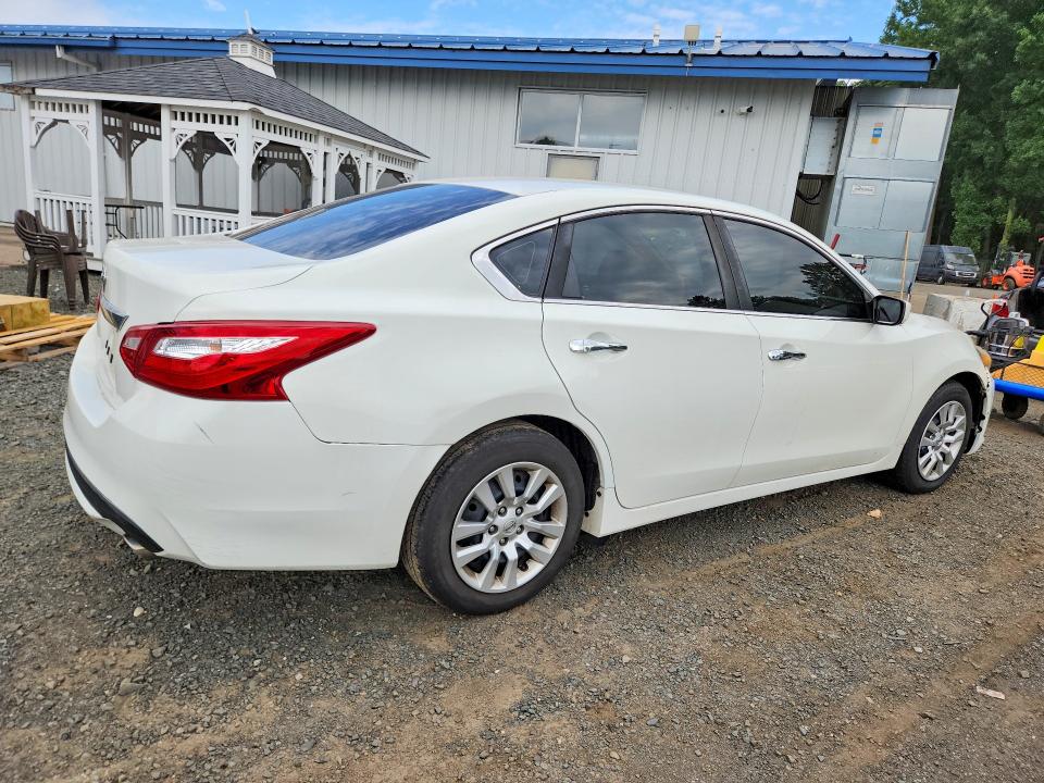 2017 Nissan Altima მანქანა იყიდება აუქციონზე, vin: 1N4AL3AP4HN325389, აუქციონის ნომერი: 61554896
