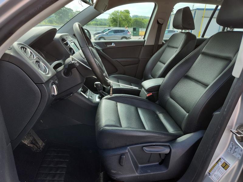 2017 Volkswagen Tiguan მანქანა იყიდება აუქციონზე, vin: WVGAV7AX9HK027381, აუქციონის ნომერი: 59716066