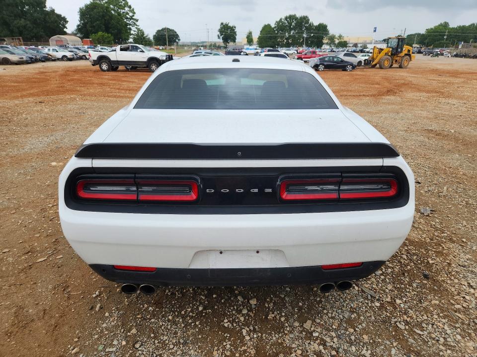 60697206 :رقم المزاد ، 2C3CDZBT8JH271290 vin ، 2018 Dodge Challenger مزاد بيع