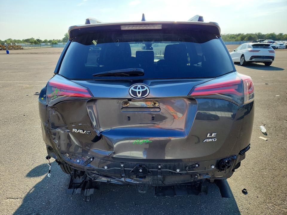 60831796 :رقم المزاد ، JTMBFREV3JJ246939 vin ، 2018 Toyota Rav4 مزاد بيع