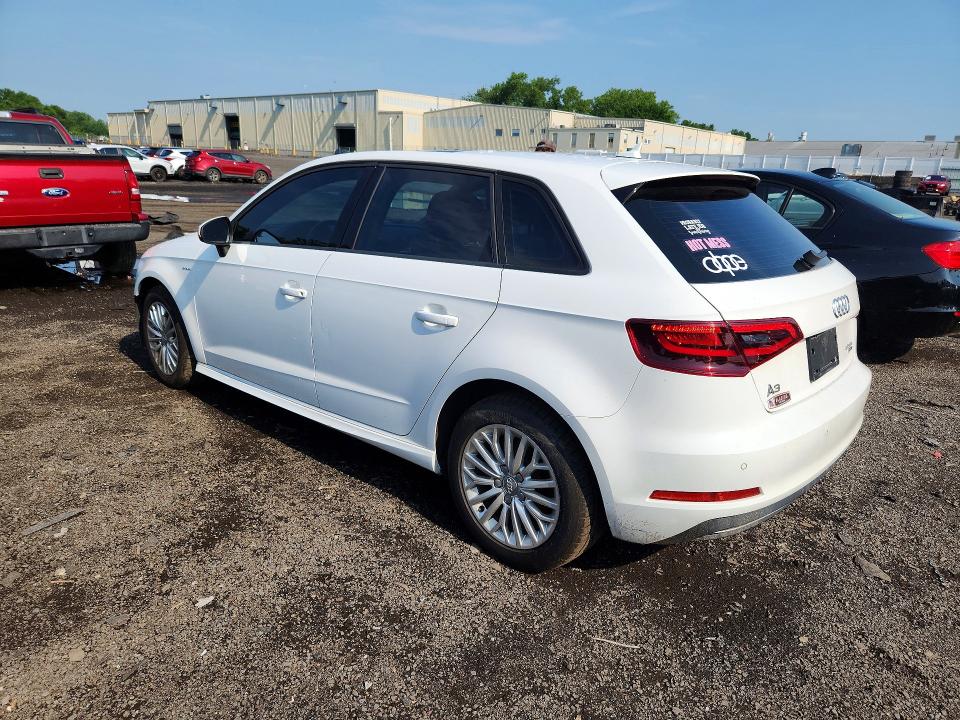 Продаж на аукціоні авто 2016 Audi A3, vin: WAUVPBFF6GA130732, номер лоту: 58798926